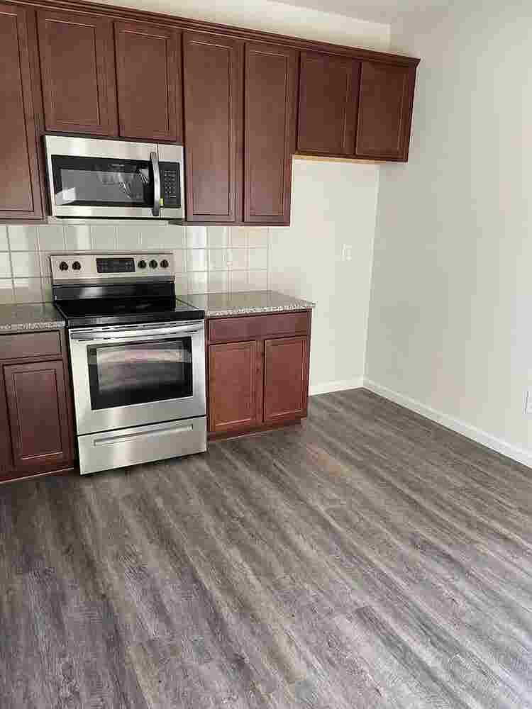 3 BR in Belmont