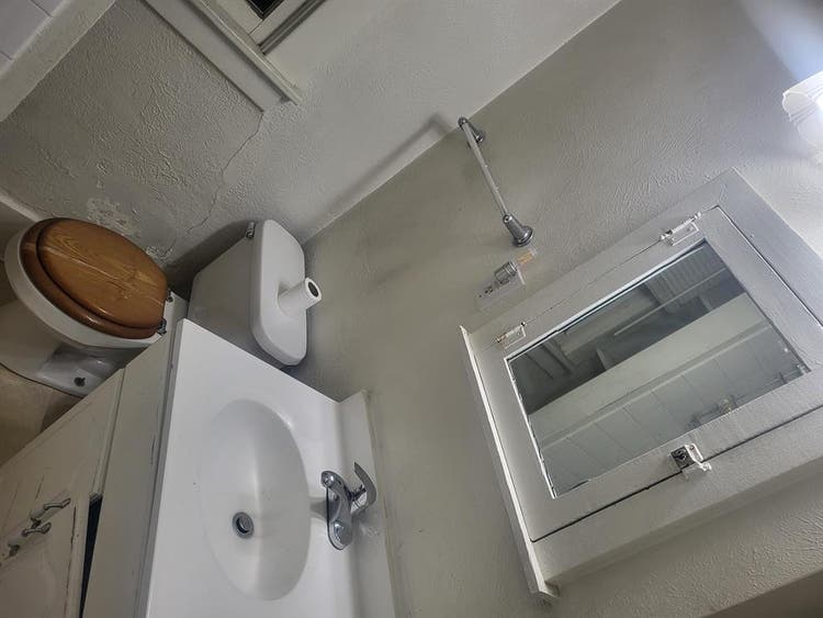 Room Near 6th and Sheridan