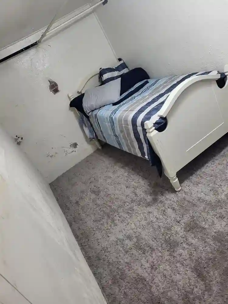 Room Near 6th and Sheridan