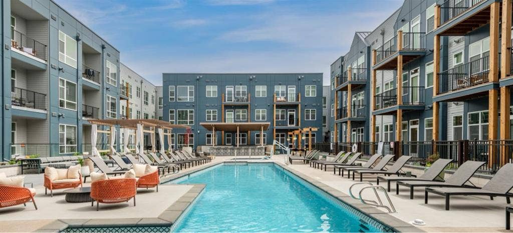 Room for female available in Rino!