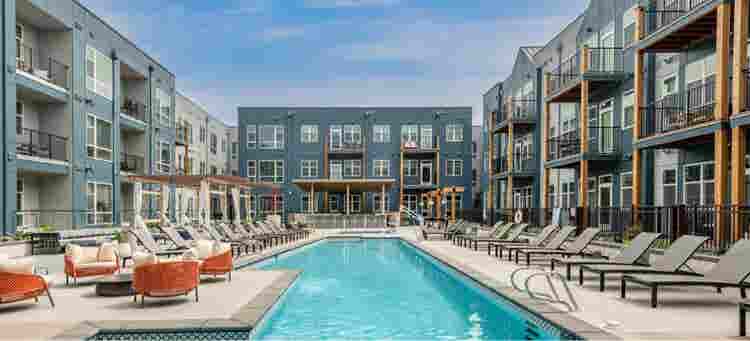 Room for female available in Rino!