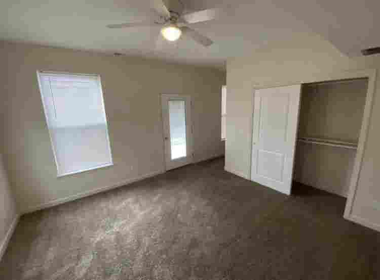 Need roomate asap