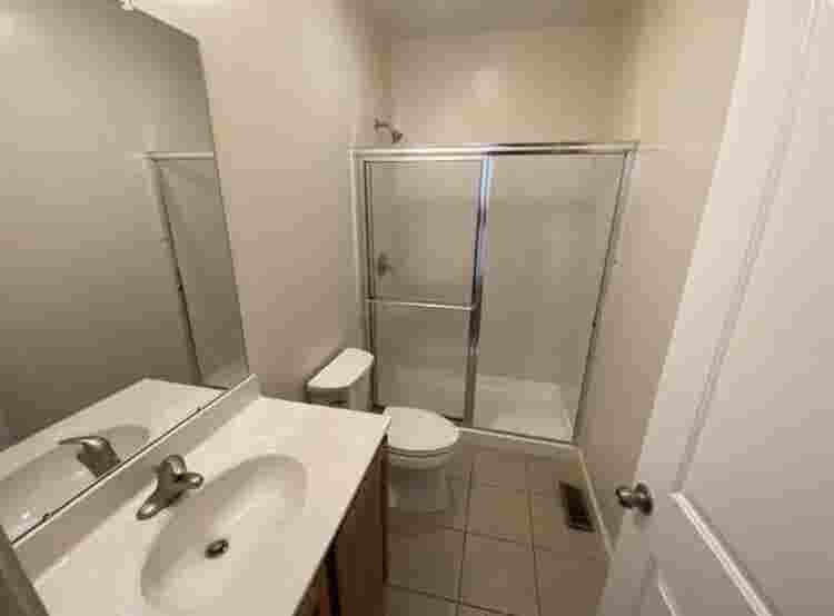 Need roomate asap