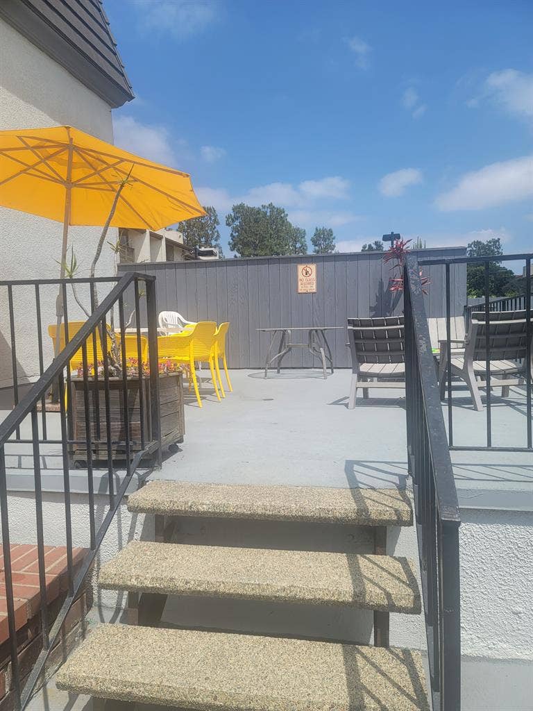 PRIVATE ROOM/SHARED BATH DEC 1ST