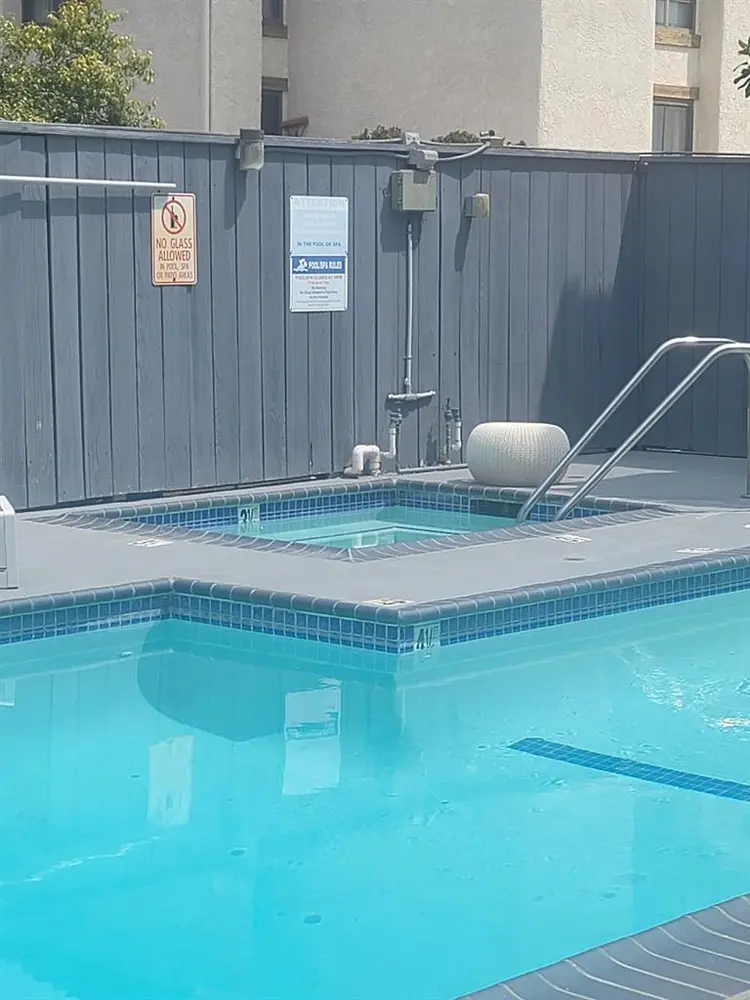 PRIVATE ROOM/SHARED BATH JAN 1ST