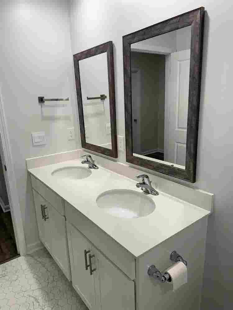 Looking for roommate to rent a room