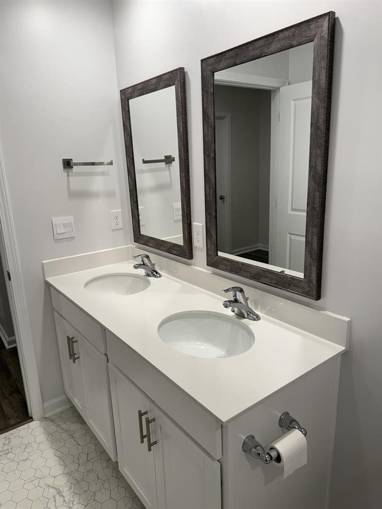 Looking for roommate to rent a room