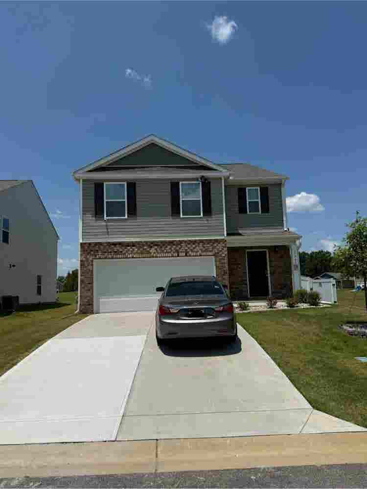 Looking for roommate to rent a room