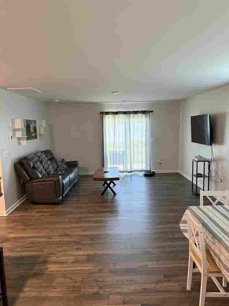 Looking for roommate to rent a room