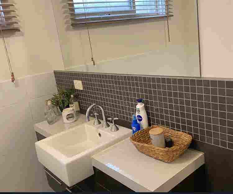 1 room in a share house Bills Inluc