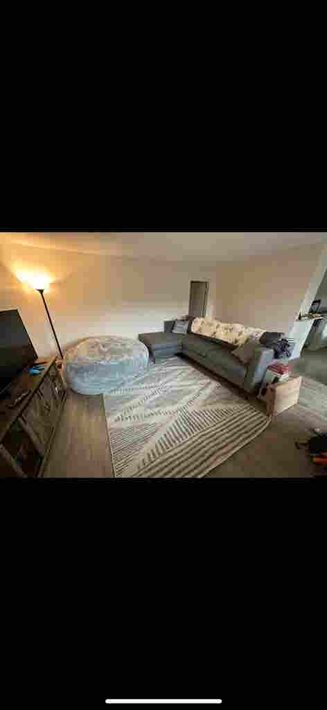 One private bedroom