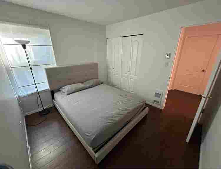 Bath Condo in South Cambie