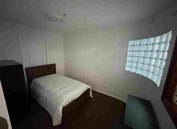 Bath Condo in South Cambie