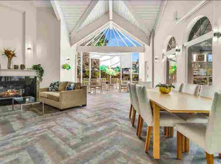 Bath Condo in South Cambie