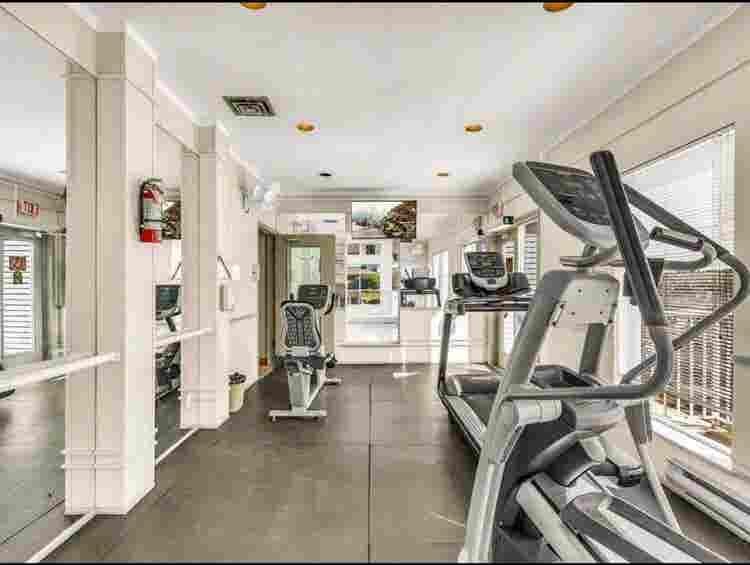 Bath Condo in South Cambie