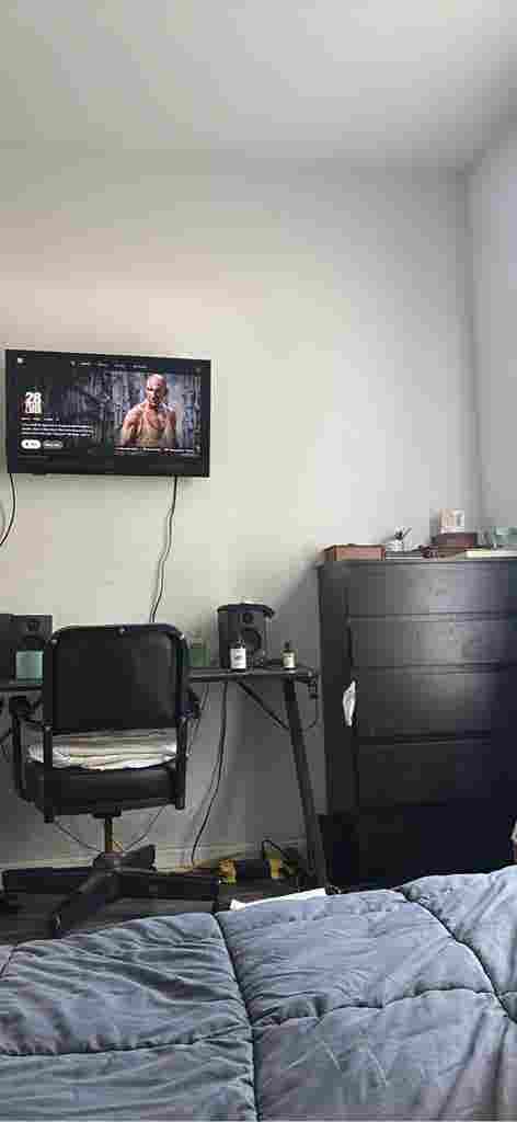 Furnished room. Internet & smart tv