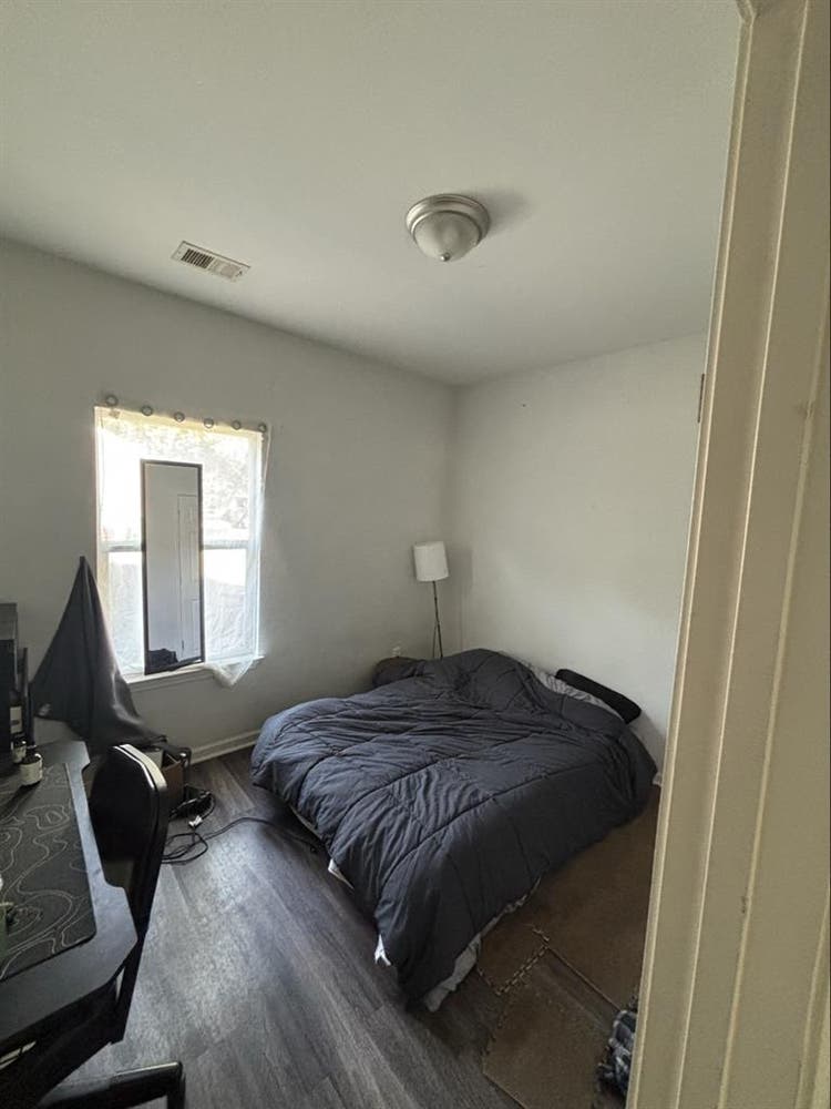 Furnished room. Internet & smart tv