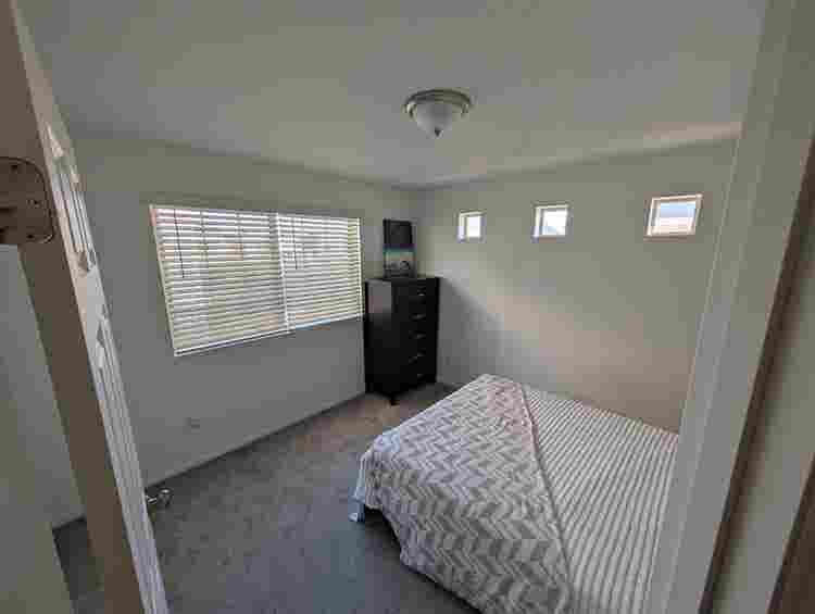Furnished Room in Relaxed Home