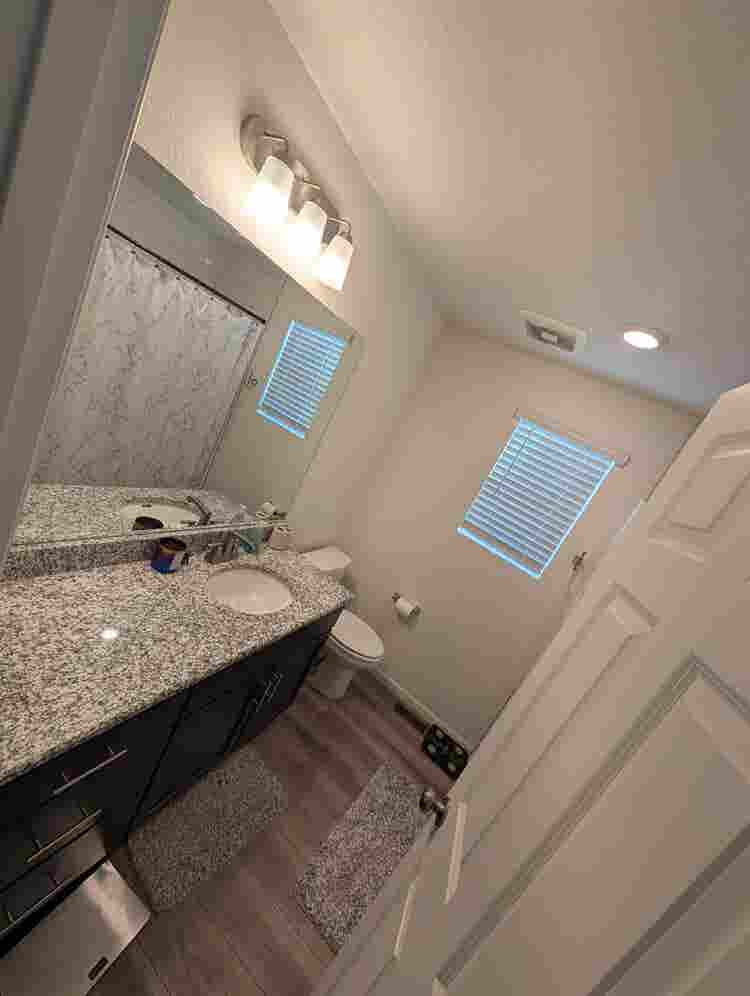 Furnished Room in Relaxed Home