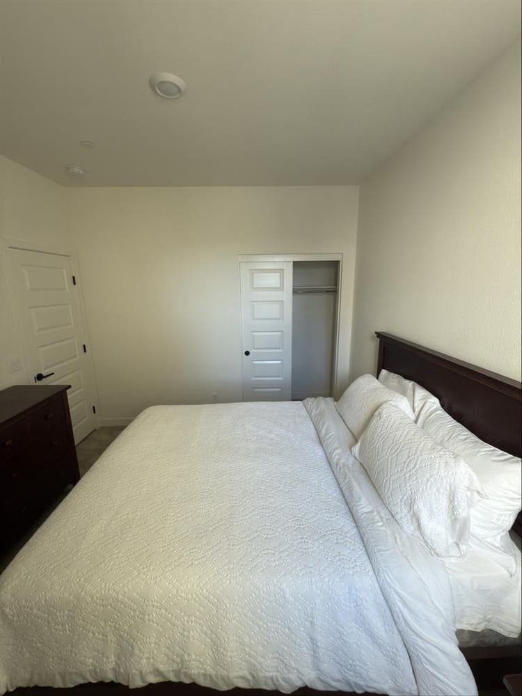 Brand new townhouse rooms for rent
