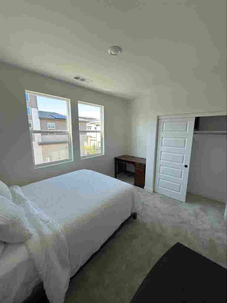 Brand new townhouse rooms for rent