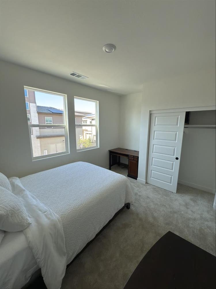 Brand new townhouse rooms for rent