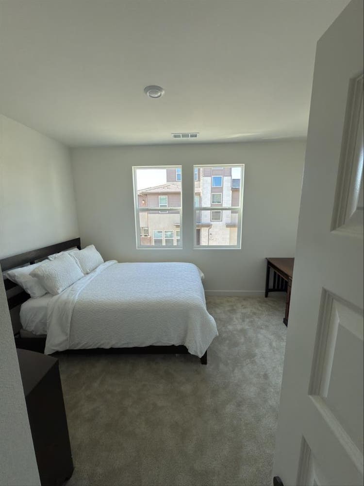 Brand new townhouse rooms for rent