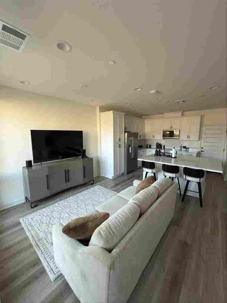 Brand new townhouse rooms for rent