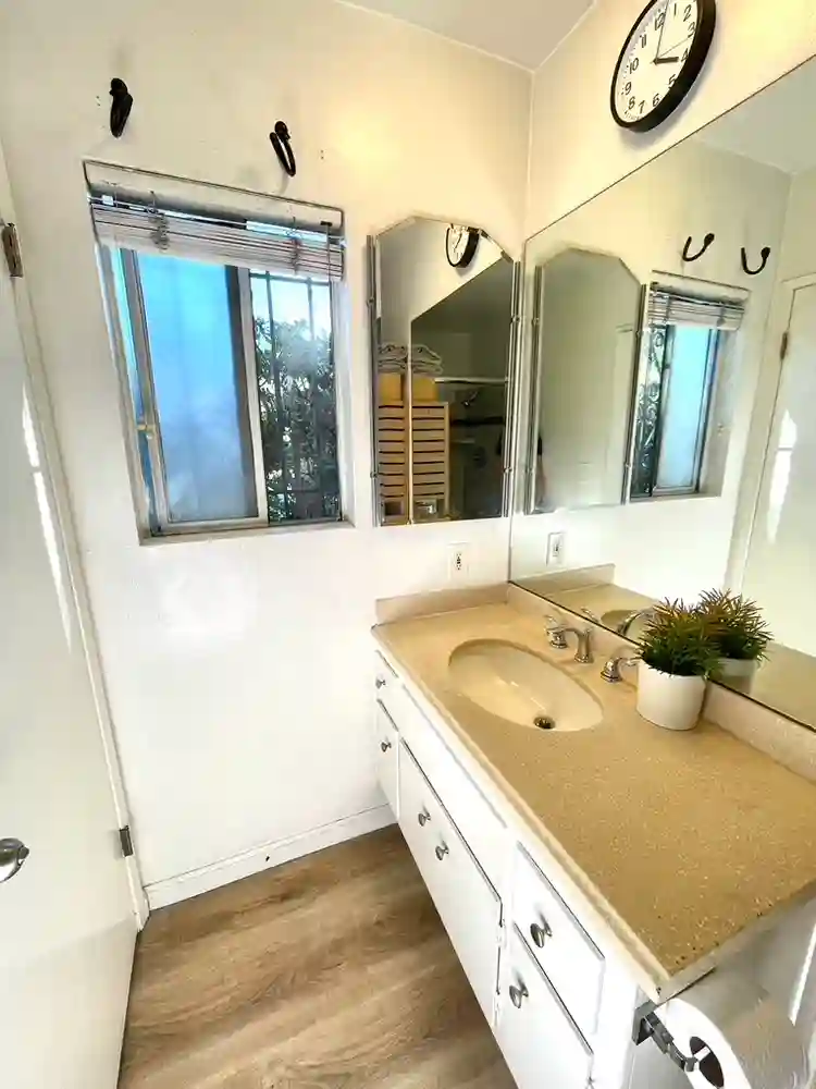 Sweet Private WeHo Suite