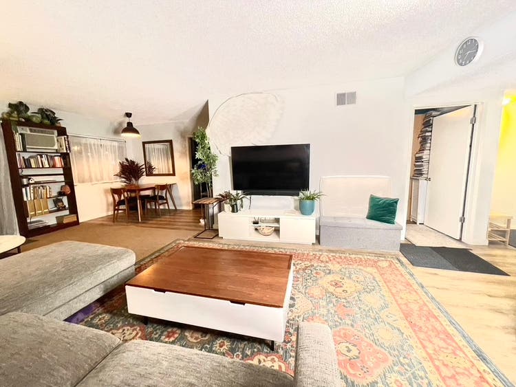 Sweet Private WeHo Suite
