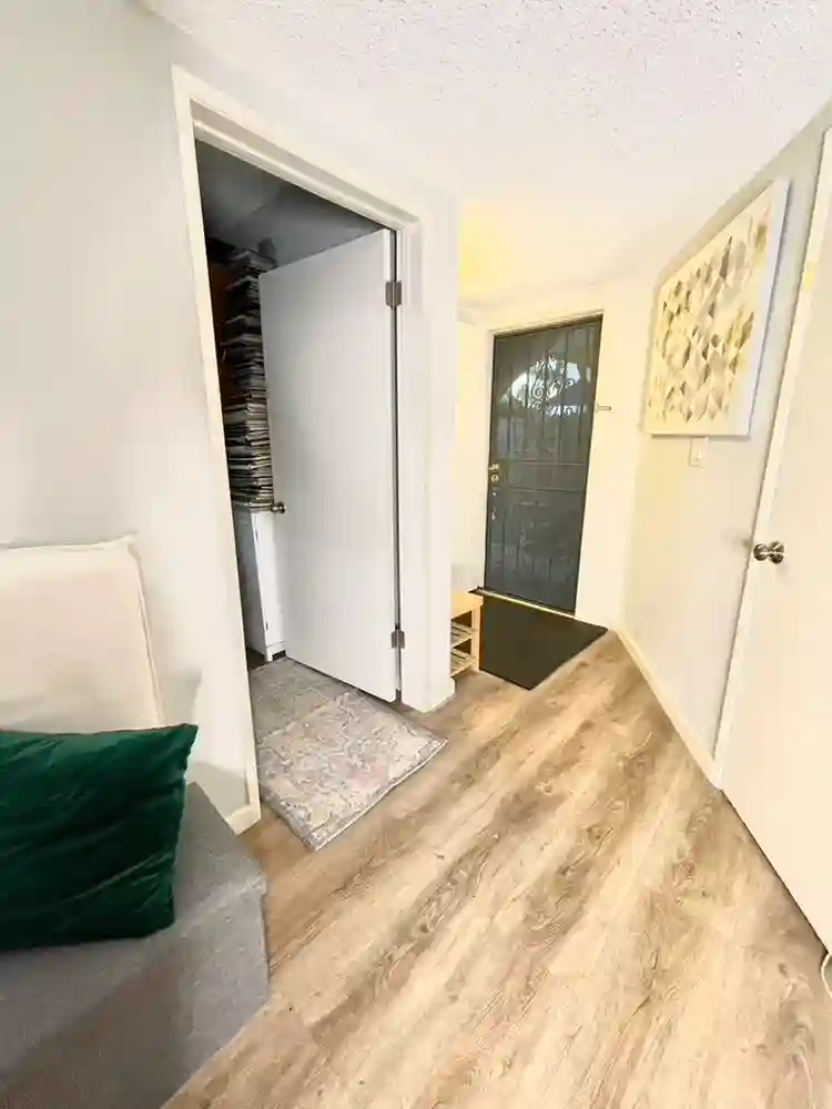 Sweet Private WeHo Suite