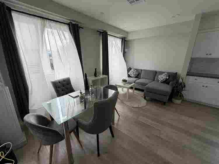 ROOM FOR RENT - AVAILABLE NOW