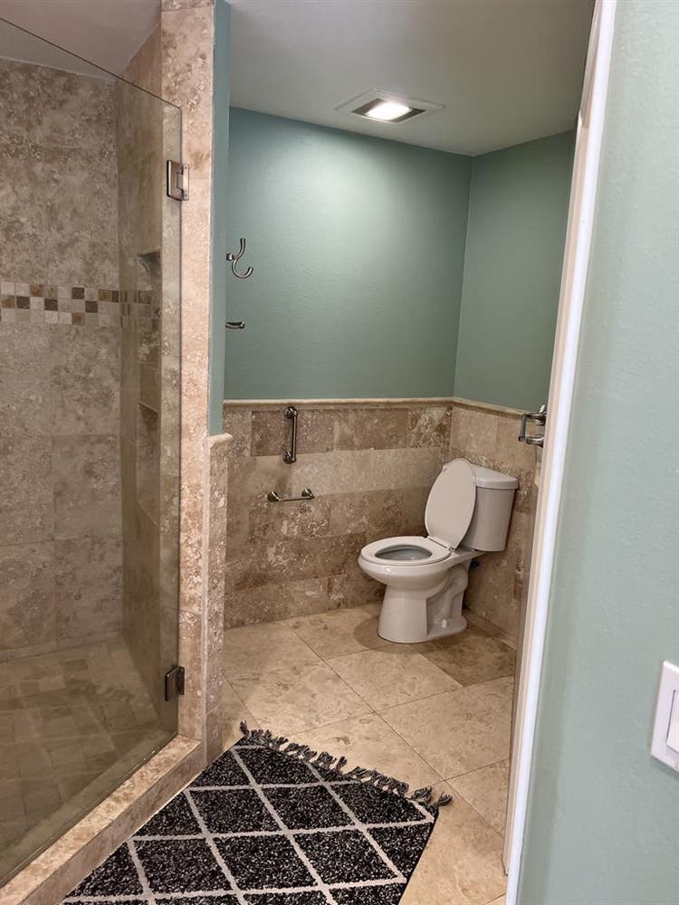 Best room for rent in eastlake area