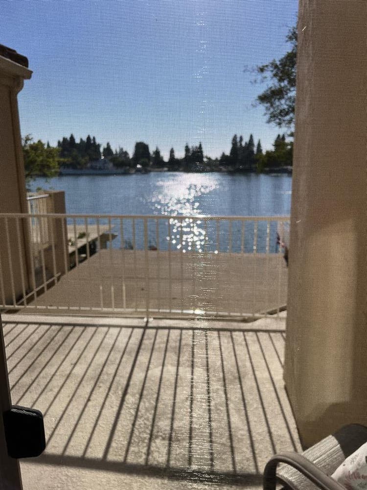 Best room for rent in eastlake area