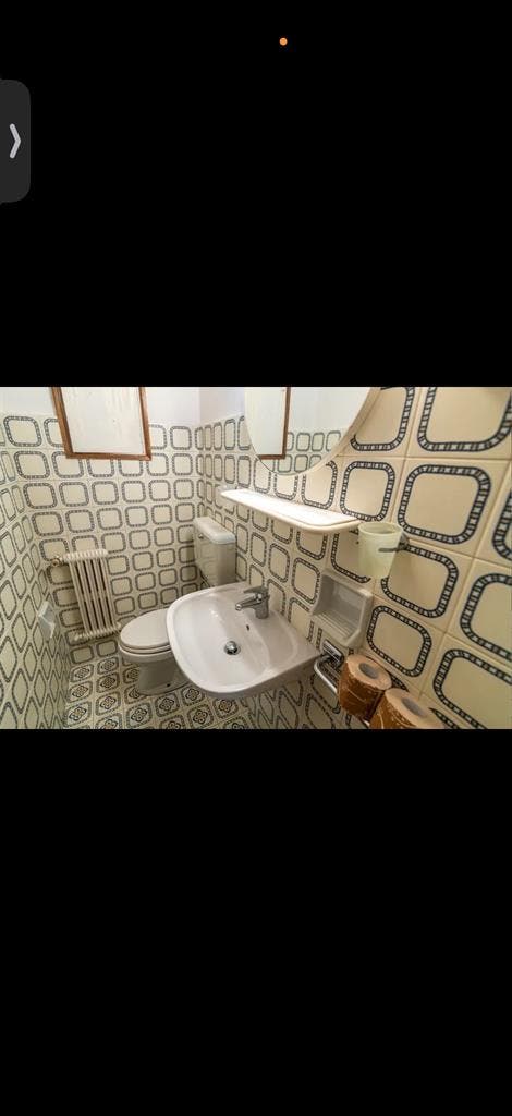 Room available to rent NOW