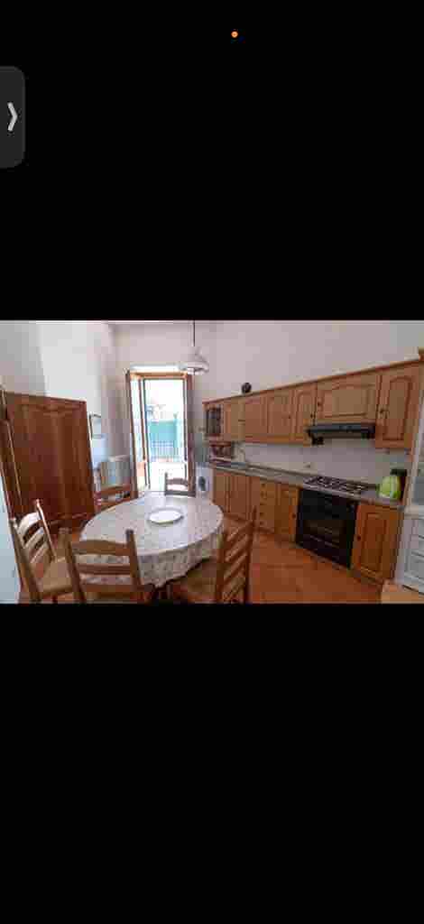Room available to rent NOW