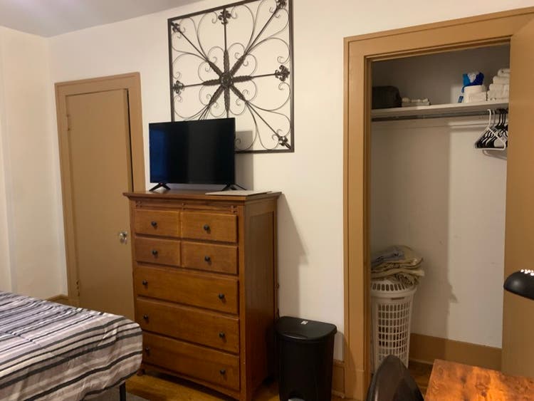 Room 4 rent Well Maintained House