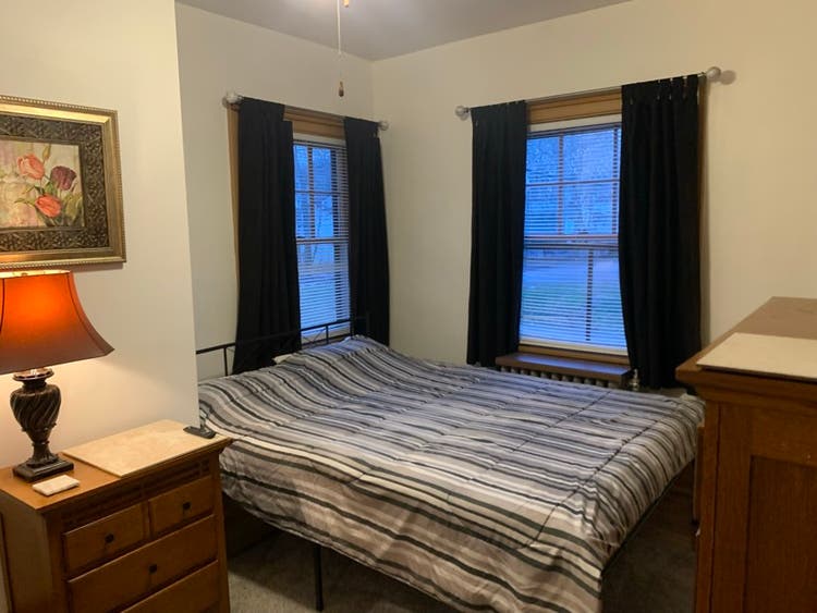 Room 4 rent Well Maintained House
