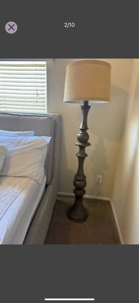Room for rent must like dogs