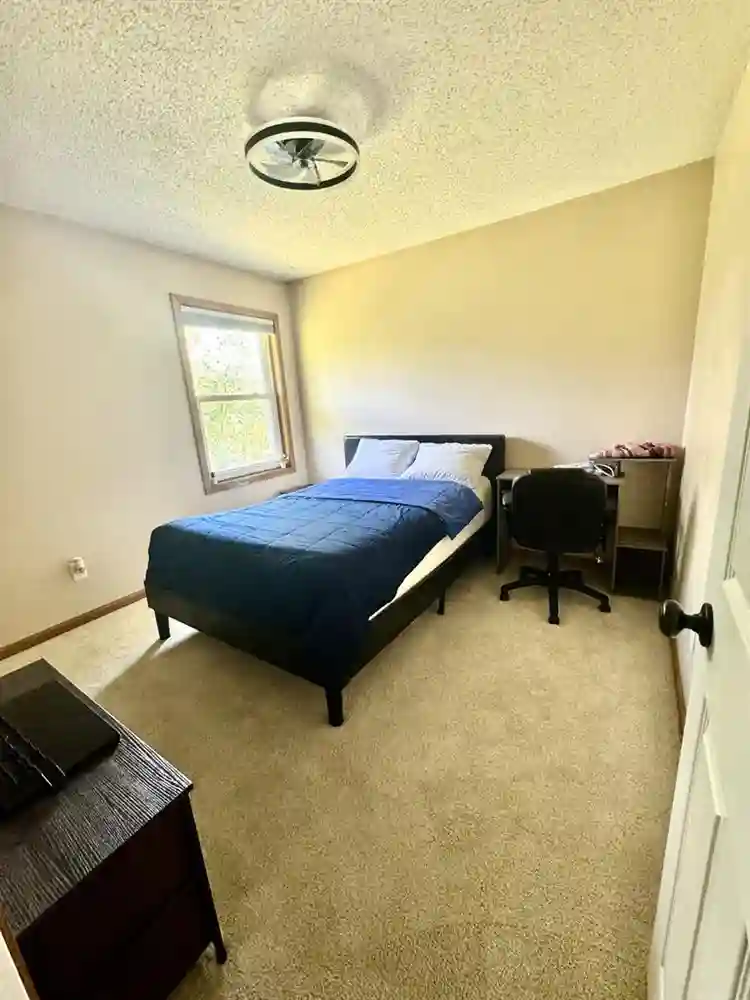 Spacious, furnished & move in ready