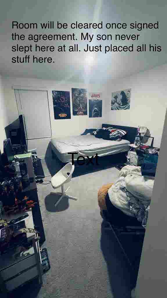 Room in a brand new townhouse
