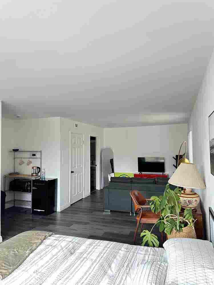 Private Entrance Bathroom Studio