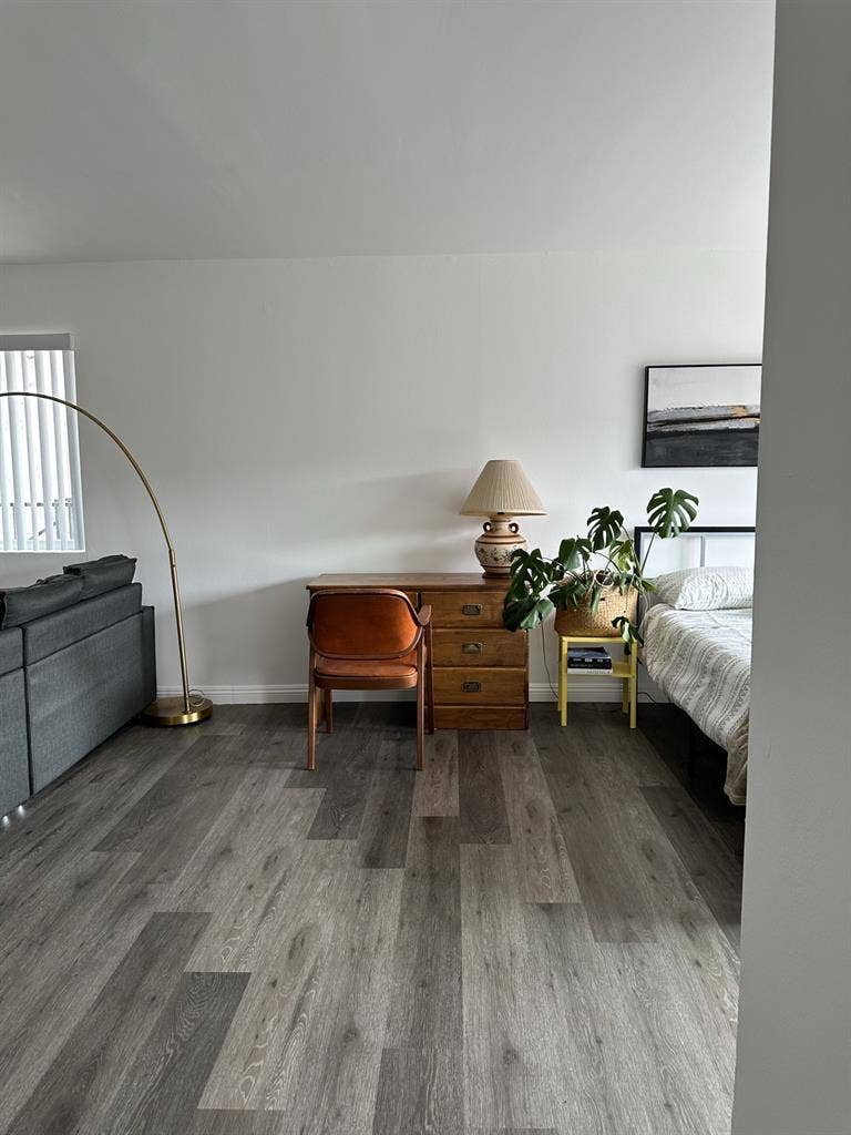 Private Entrance Bathroom Studio