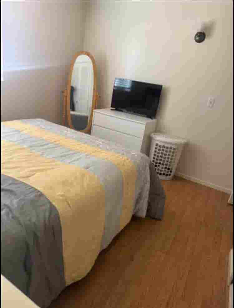 Unfurnished room for rent in Aptos
