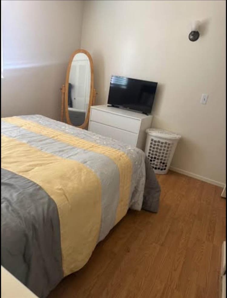 Unfurnished room for rent in Aptos