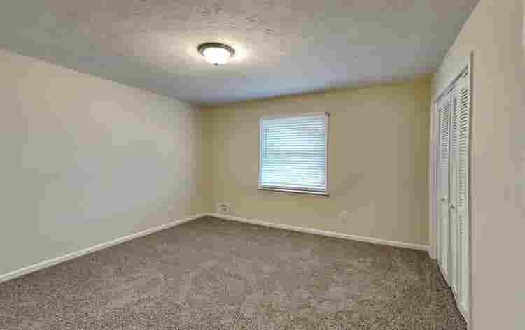 Spacious three bedrooms for rentt