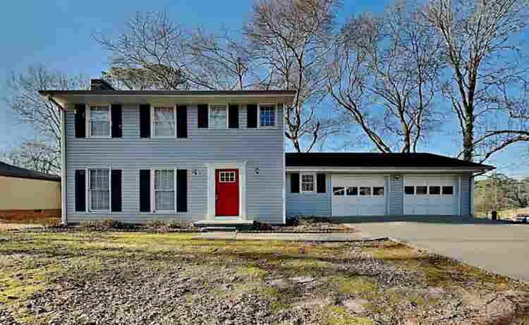 Spacious three bedrooms for rentt