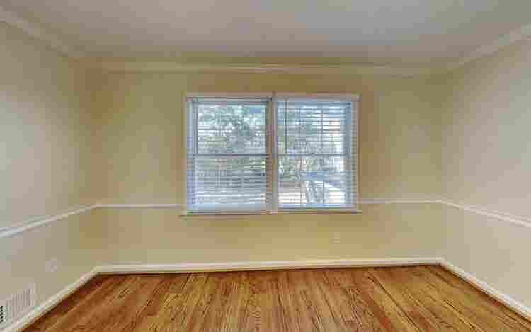 Spacious three bedrooms for rentt