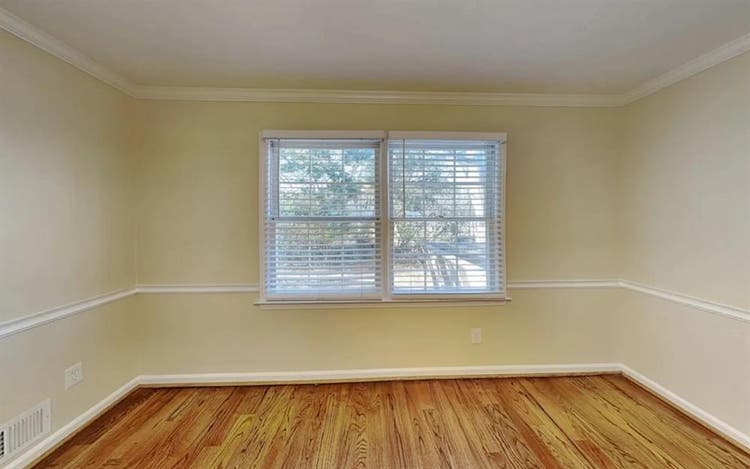 Spacious three bedrooms for rentt