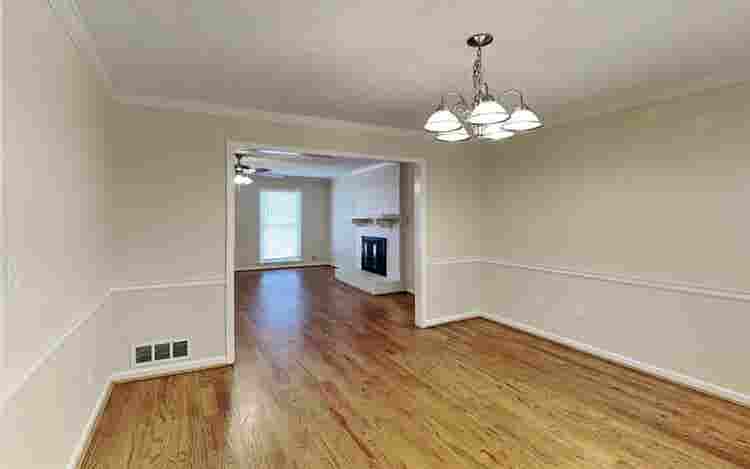 Spacious three bedrooms for rentt